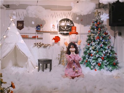 Giáng sinh rần rần với quán cafe tuyết trắng Tâm Coffee giữa lòng Saigon